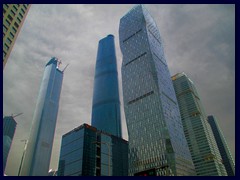 Zhujiang New Town, from the left: Chow Tai Fook Center (530m, completion 2016), IFC (International Finance Center (438m, built 2010), R&F Yangkai Square (296m, built 2014).